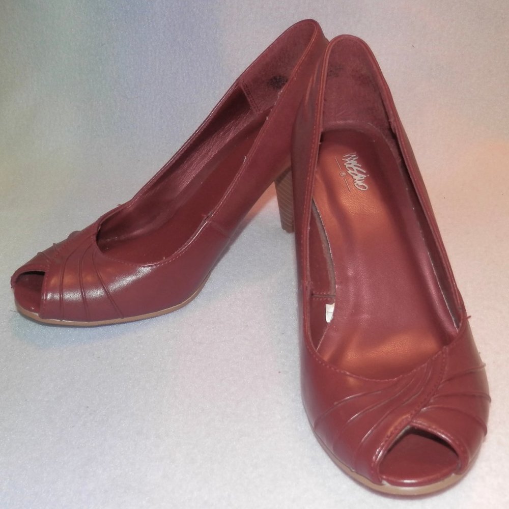 MOSSIMO  WINE PUMPS * 3 IN HEEL * OPEN TOE * SIZE 8.5 * NICE *